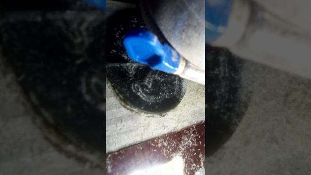 какое-то-что-то с металлическими штуковинками.