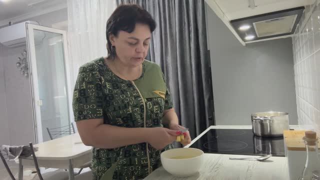 суп из АРМАТУРЫ__я им ДОВОЛЬНА__сестра МНЕ В ПОМОЩЬ