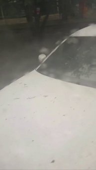 Страховка ОСАГО не покрывает затопление автомобиля во время ливня, напомнили юристы.
Чтобы возмест