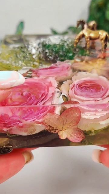 Подставка с лошаками. #МастерскаяИдейJL #МастерскаяJL #handmade #КрылатаяБижутерия  #ЭпоксиднаяСмола