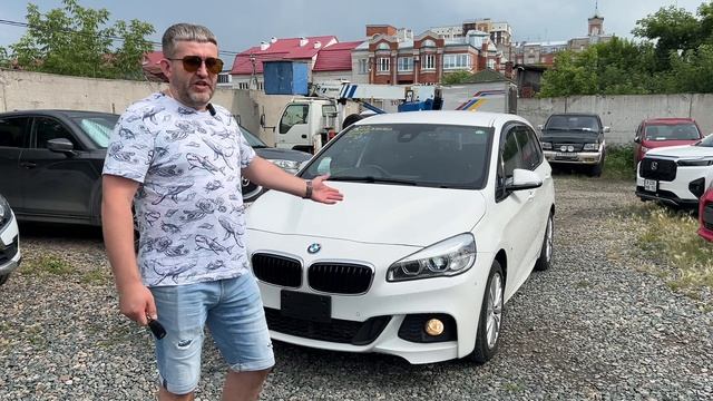 BMW 218 GT. Семимесячный компактный минивэн.