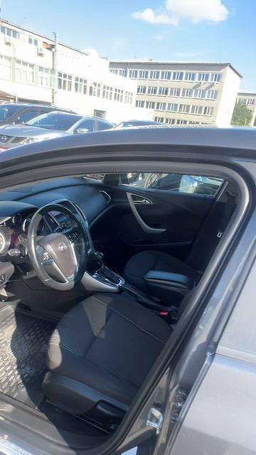 Opel Astra Хетчбэк 5 дв. Enjoy 1.6 AT 2010г