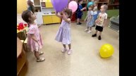 «Игры с воздушными шариками» младшая группа «Карапузики»👍