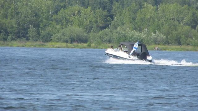 6.7.2025г Енисей- лодка моторка катания на Енисее за деньги 2 - MVI_7932
