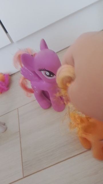 милая пони