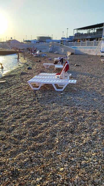 Пляж "Парк Победы" ранним утром. Вода +25 градусов по Цельсию.