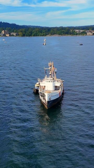 🚨 Обнаружен катер Береговой охраны в заливе Хуанита! 🚤🇺🇸
Съёмка с дрона DJI Mini 4