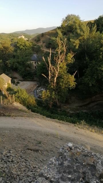 Путешествие в Дагестане, горные районы,горы и реки красивыйпейзаж поют птицы