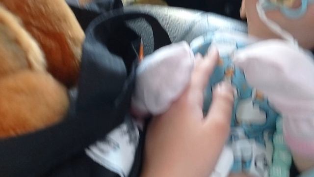 едем в другой город в гости❤у Вики день рождения а она осталась дома😭