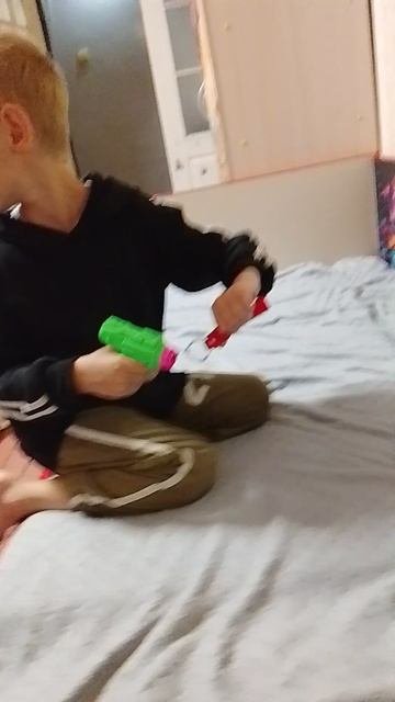 Рома вырезает печеньки из игры кальмара