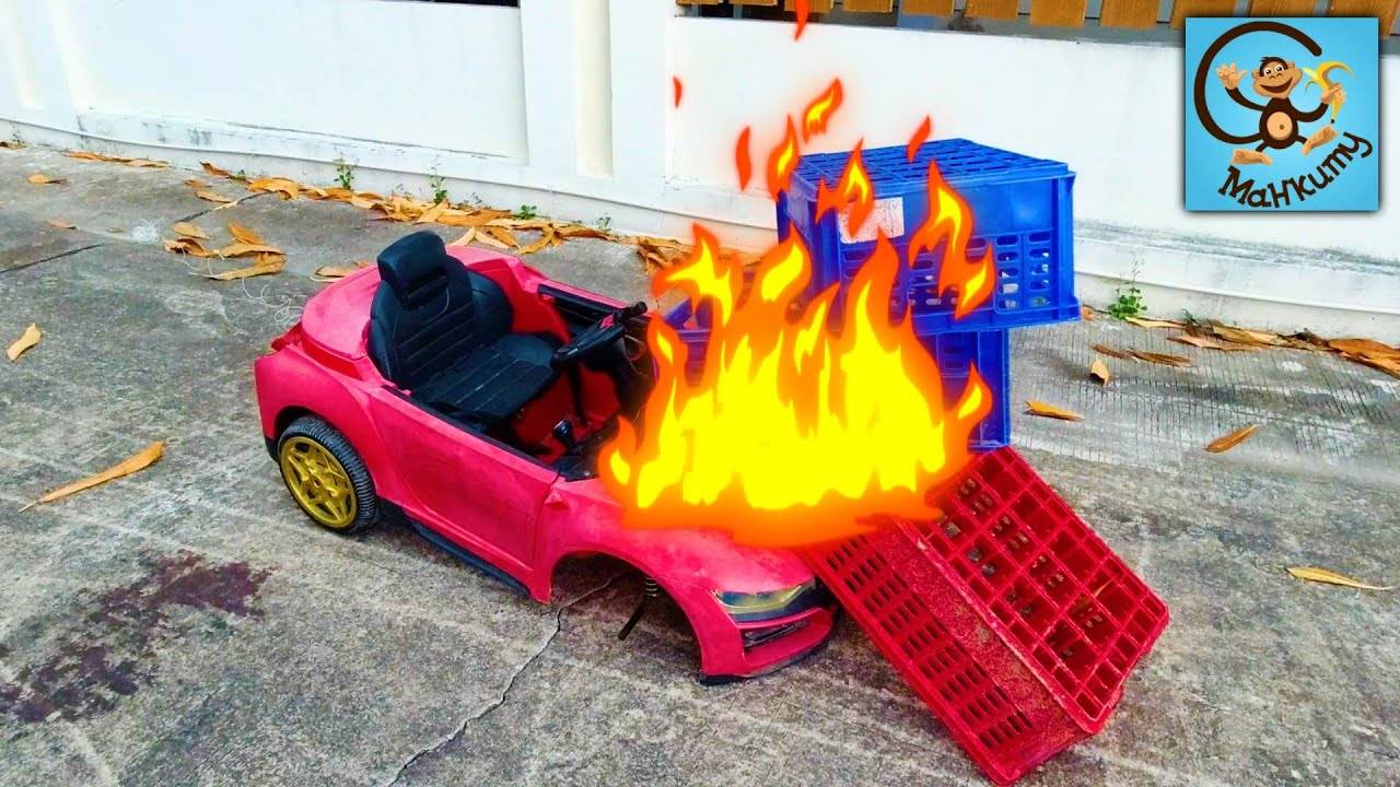 Манкиту спасают красную машинку от пожара. Истории для детей.