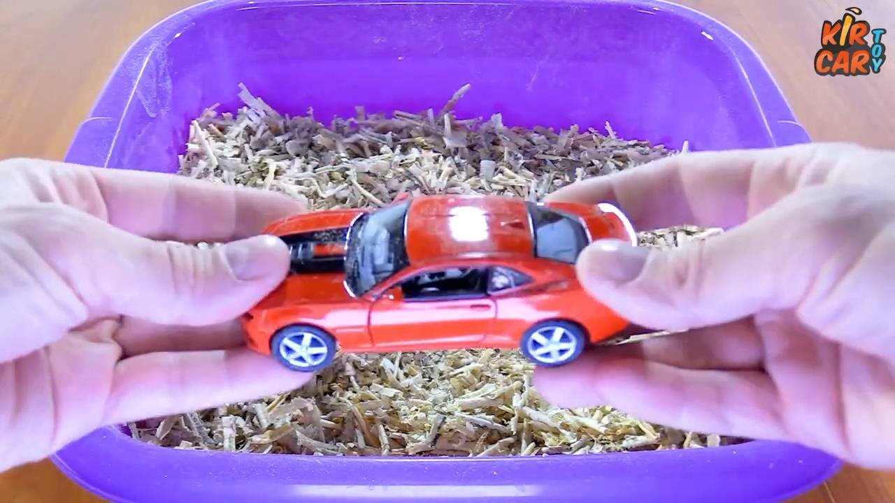 Ищу машинки игрушки в снегу, земле и опилках. Кир Кар Тойс