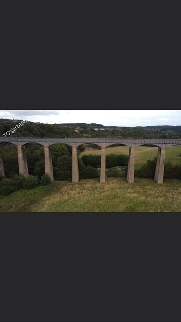 Самый высокий в мире судоходный акведук между британскими деревнями Кевн-Маур и Вронкисиллте.
Пост