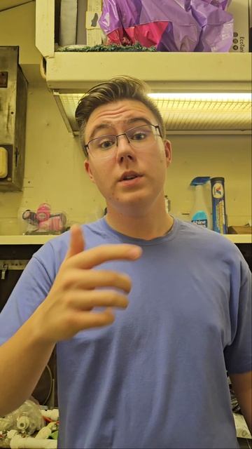 2 день челенджа, как я кушаю банан 🍌