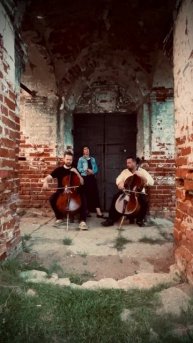 Прм дверях разрушенного храма
В окиян-море