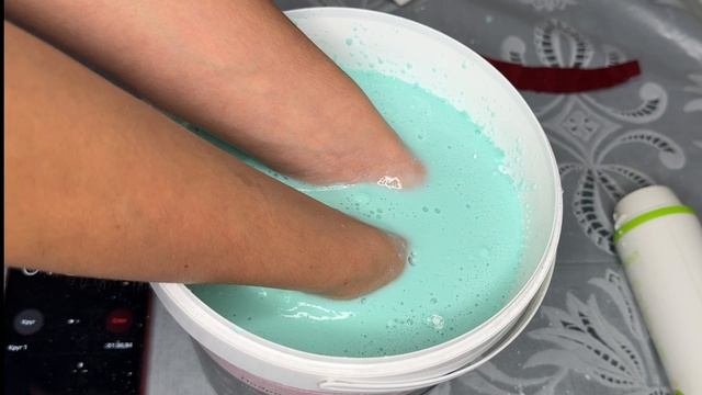 Делаем руку из гипса с блогером