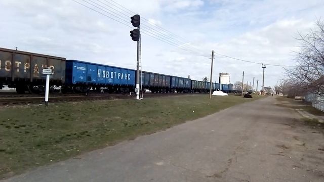 Тепловозы ТЕ33АС 2010,2011 отправляються со станции Белая Криница-1