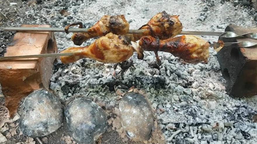 СК - ОБЕД В ЛЕСУ. ШАШЛЫК ПЕЧЁНАЯ КАРТОШКА ЧАЙ С ЗЕМЛЯНИКОЙ