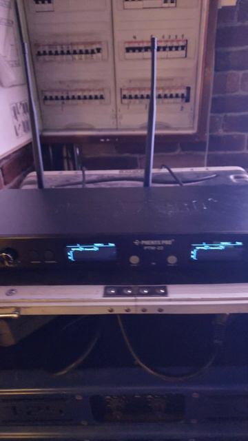 Саундчек в Life Pub, мои любимые педали, радиосистема и бас Dingwall ABZ Custom
.
.
.
##ernieballst