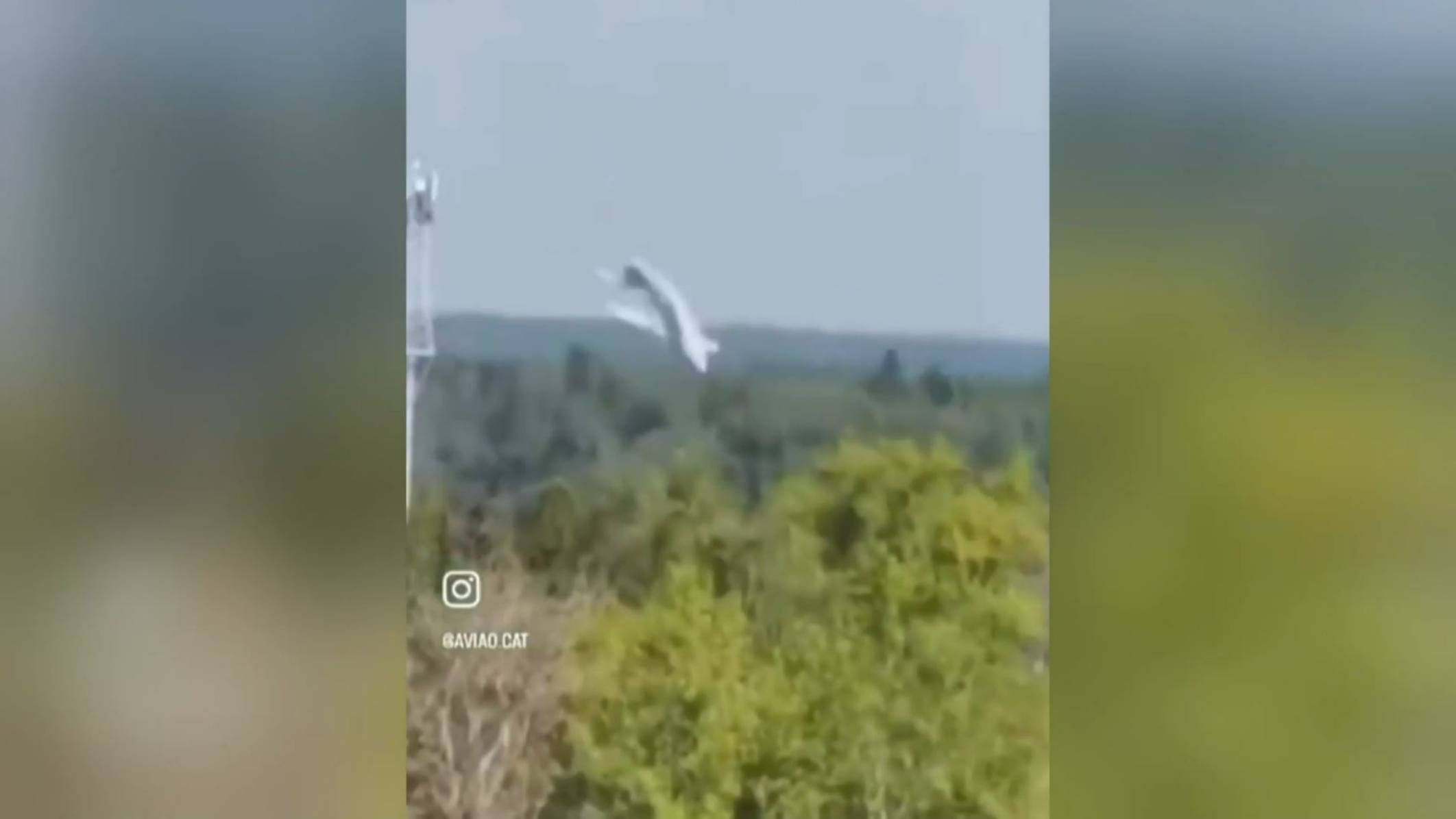 لحظة تحطم الطائرة الروسية من طراز أن-24