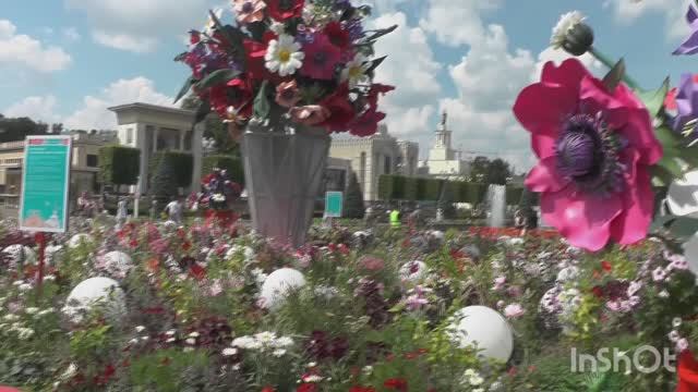 Прогулка по ВДНХ к Каменному цветку.