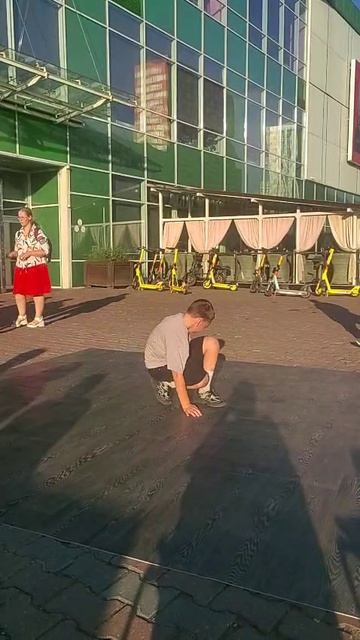 брэйк данс под pressure koocer (от меня)