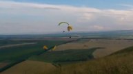 Столкновение в воздухе двух парапланеристов. (видео от других пилотов).