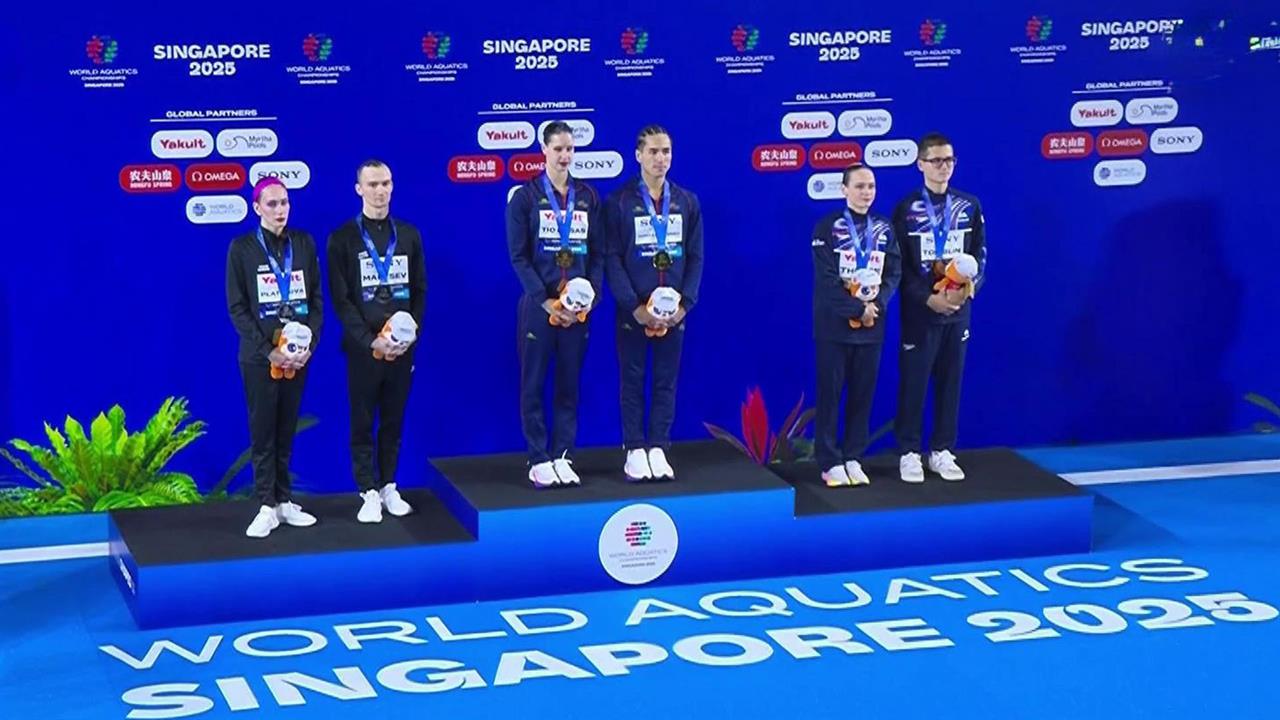 Олеся Платонова и Александр Мальцев завоевали серебро в произвольной программе микст-дуэтов на Че...