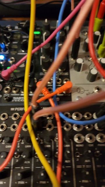 Насколько важна огибающая в патче. Тут клон Befaco Rampage модулируется и создаёт очень музыкальную