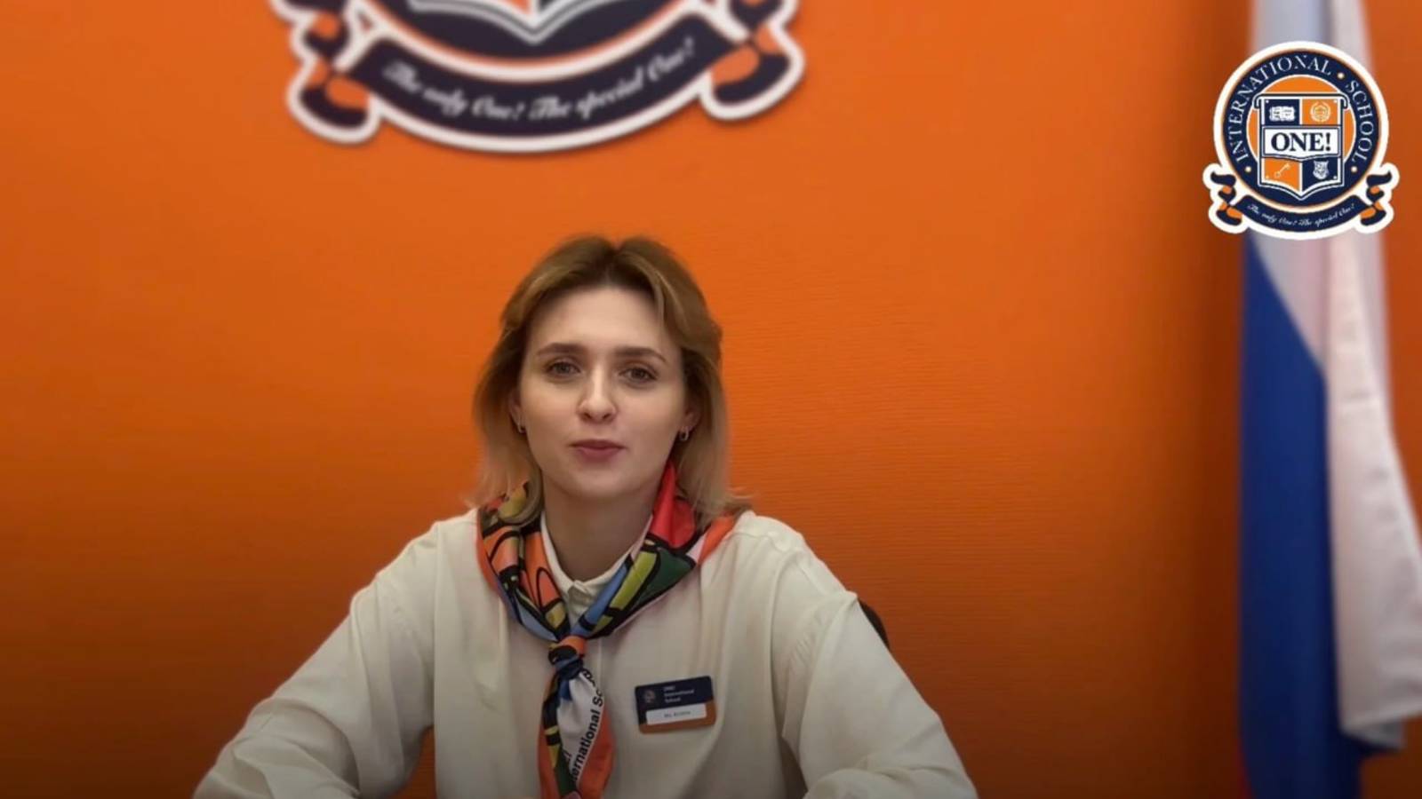 Мисс Кристина - преподаватель начальной школы ONE! International School