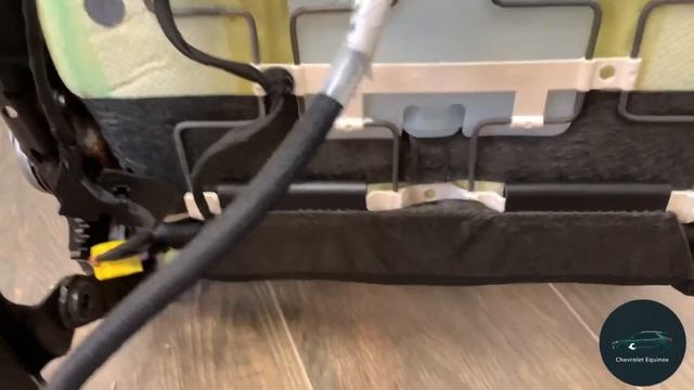 Как снять нижнюю шкурку (чехол) переднего сидения на Chevrolet equinox