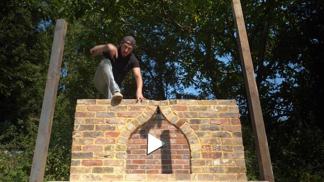 Кирпичная арка против кувалды: я проверил, что останется после апокалипсиса