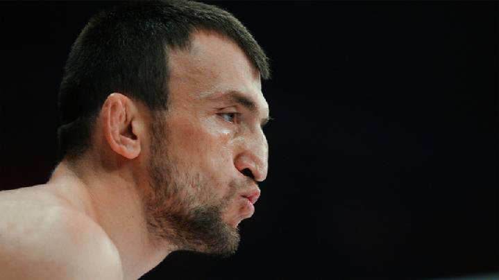 Россиянин Салихов эффектным нокаутом выиграл бой в Абу-Даби