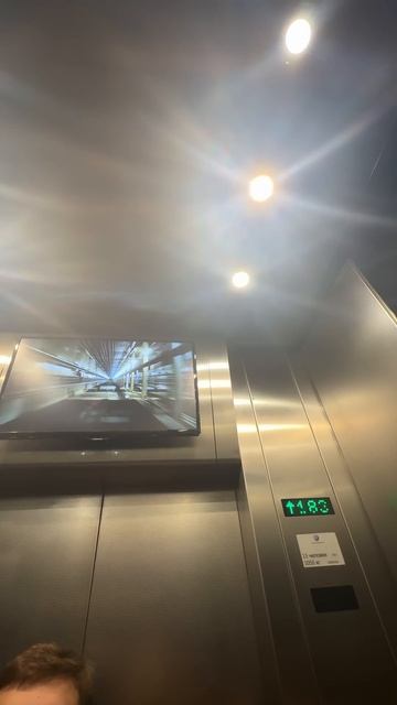 Лифт в Останкинской башне