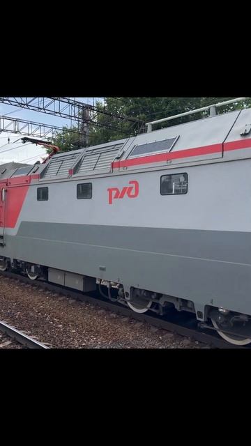 Локомотив 2ЭС6 Синара