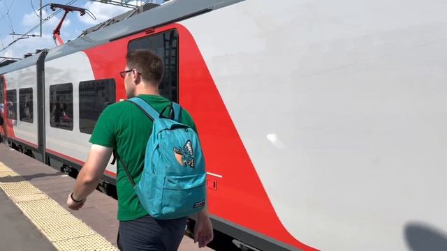 Сначала проводы на вокзалах, а потом на ВДНХ