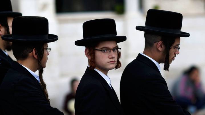 Франция потребовала разъяснений от Испании из-за инцидента с подростками-евреями