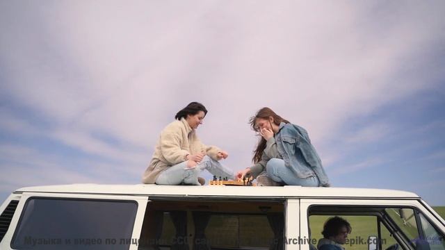 Клип, где каждый кадр - как картина художника - Walk Away -- Jeremy Allingham -- Run Wild