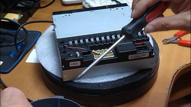 1DIN 5712B НЕ ВКЛЮЧАЕТСЯ