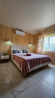 Домик Семейный на берегу реки рядом с Краснодар на VIP База Отдыха и Рыбалки Старомышастовская