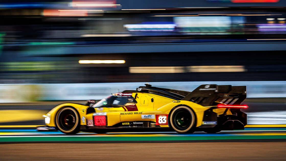 Гонщик сбил насмерть двух зрителей на ралли во Франции