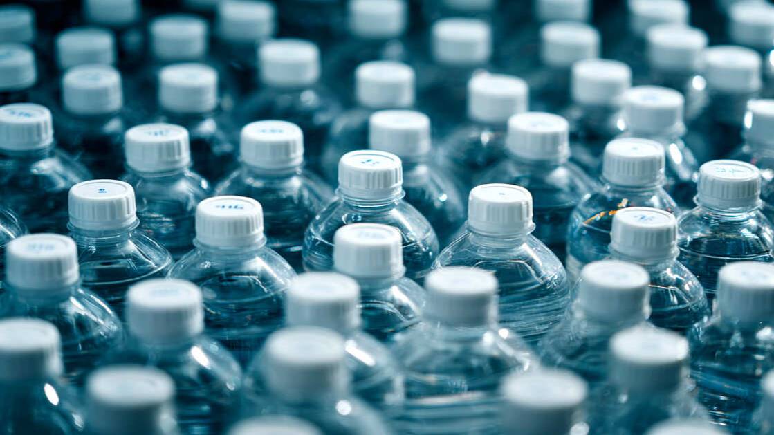 В ЕС разрешат провозить до двух литров жидкости в ручной клади