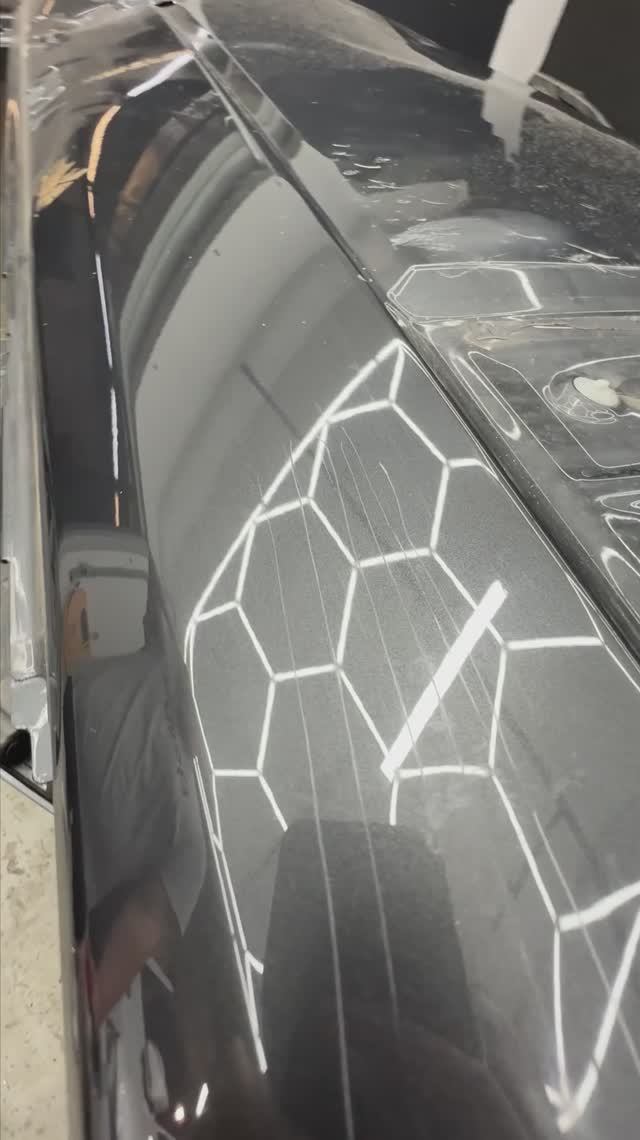 Саша, вот твой поцарапанный Range Rover... Удачи!😉
Первый раз. Глубокие царапины. Люкс-авто.