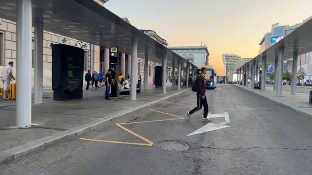 Город, Оживший под Звёздами, во Время Вечерней Прогулки