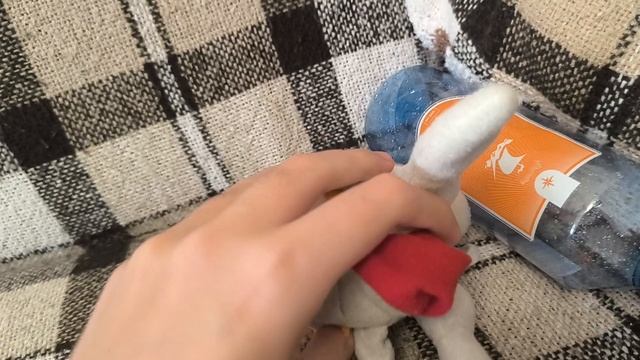 Дракончик по имени Огонёк против бутылок воды