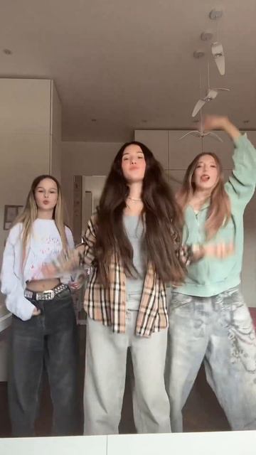 Узнали кого-нибудь? #танцы #музыка #лето #концерт