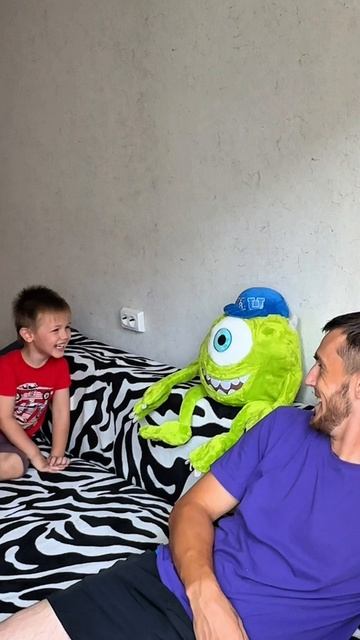 Реакция на игрушки