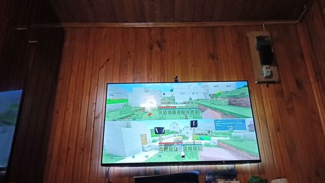 Я играю со своим другом в Майн!(Я там очень грустный потому что мы это делаем очень много времени!!)