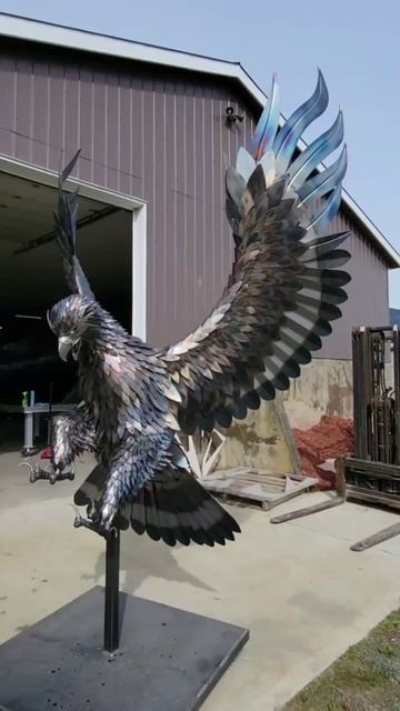 Скульптура орла