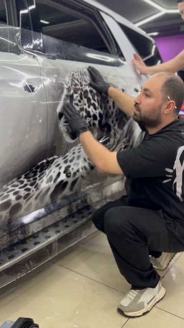 Оклейка авто винилографией в детейлинге 5К5 — сделай своё авто уникальным!